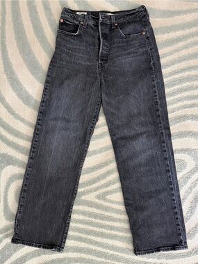Levi’s Ribcage Straight Ankle Black Jeans size 28 Feelin cagey